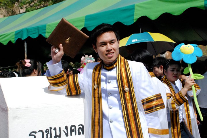 25551126-DSC_1384.jpg - รับปริญญา