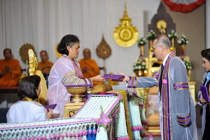 INT_8542.jpg - พระบรมฉายาลักษณ์ พิธีพระราชทานปริญญาบัตร ครั้งที่ 26