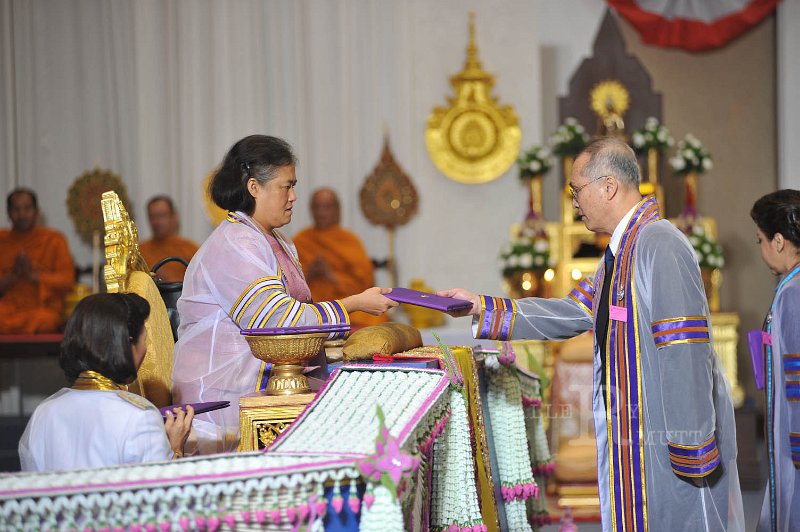 INT_8543.jpg - พระบรมฉายาลักษณ์ พิธีพระราชทานปริญญาบัตร ครั้งที่ 26