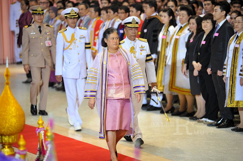 INT_8629.jpg - พระบรมฉายาลักษณ์ พิธีพระราชทานปริญญาบัตร ครั้งที่ 26