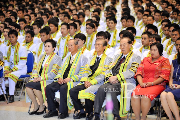 25551129-INT_9576-2.jpg - รับปริญญาครั้งที่ 26