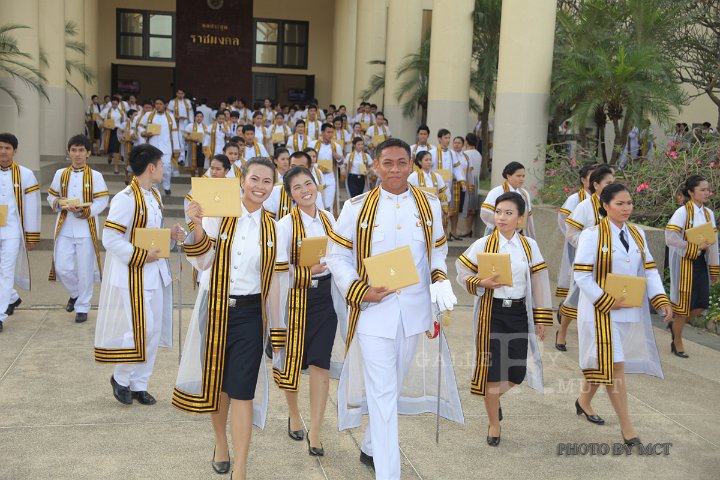 IMG_1386.jpg - ภาพบรรยากาศพิธีพระราชทานปริญญา