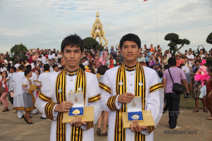 IMG_1393.jpg - ภาพบรรยากาศพิธีพระราชทานปริญญา