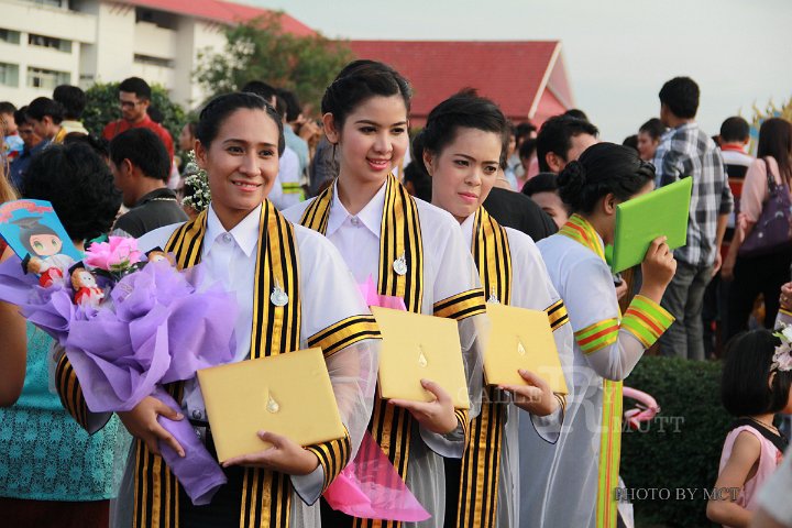 IMG_9423.jpg - ภาพบรรยากาศพิธีพระราชทานปริญญา