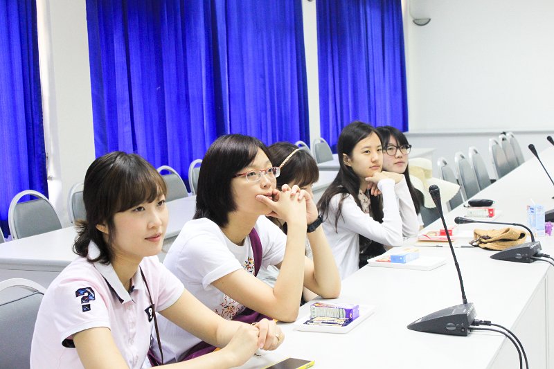 IMG_5525.jpg - นักศึกษาเกาหลีดูงาน