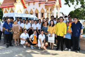 พลอากาศเอกภคชาติ กฤษณะพันธุ์ ที่ปรึกษา มทร.ธัญบุรี เป็นประธานในพิธีถวายเทียนพรรษา