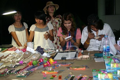 IMG_0259.JPG - งานกิ๊ฟ ศิลปกรรมของมหาวิทยาลัยเทคโนโลยีราชมงคลธัยบุรี