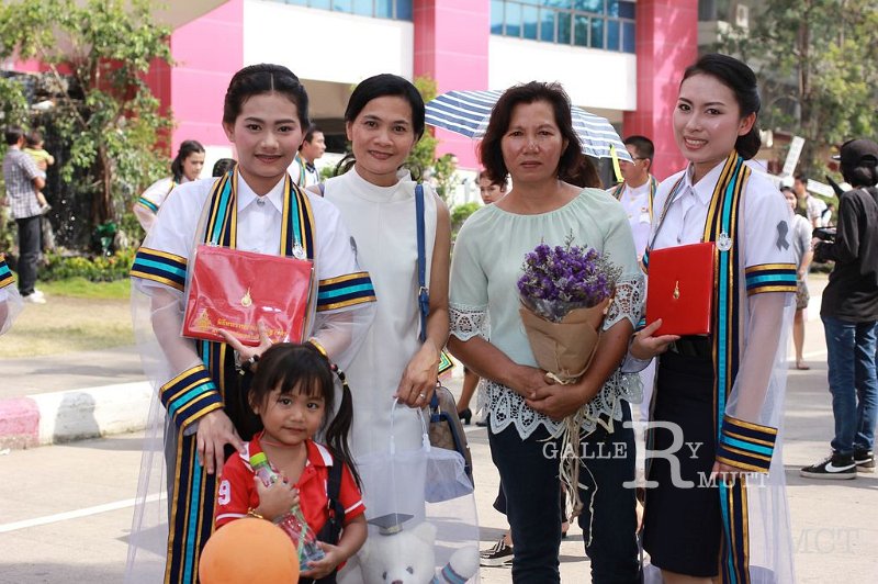 20170321-MCT-03-151.jpg - graduation 30