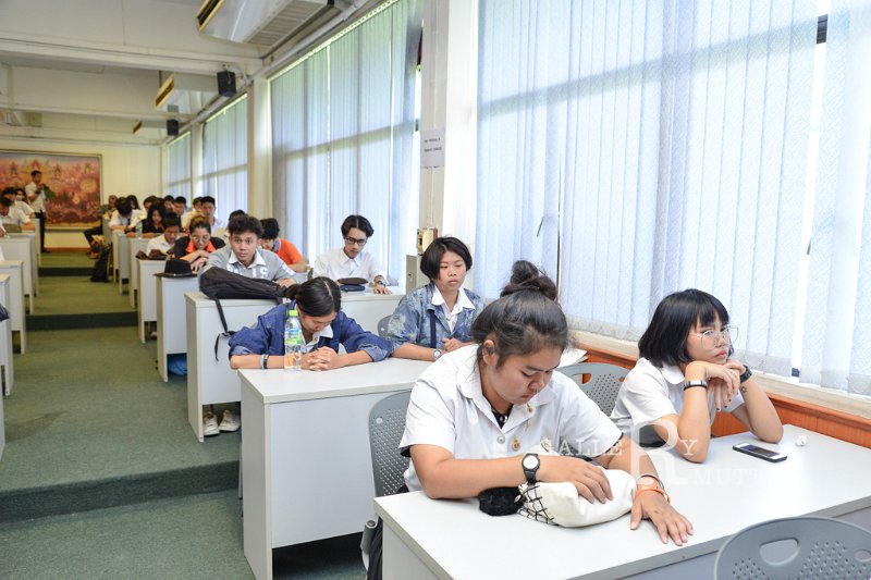 20170904-visual_arts-training-14.jpg - RmUtt