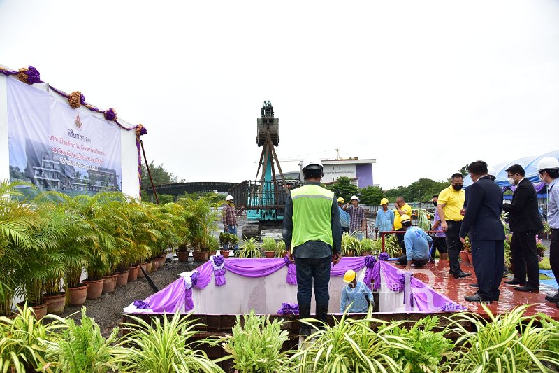 20220801-RaisingTheMainPillar-270.JPG