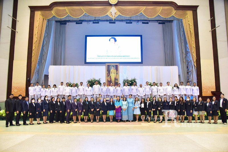 20230810-give-a-blessing-190.JPG
