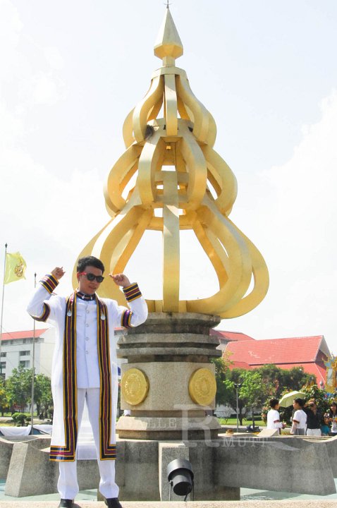 DSC_0117.jpg - ซ้อมใหญ่พิธีพระราชทานปริญญาบัตรฯ มหาวิทยาลัยเทคโนโลยีราชมงคลประจำปีการศึกษา 2553 (ช่วงเช้า วันที่ 20 04 55)