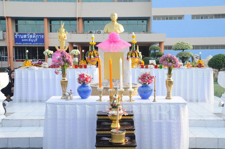 DSC_4575.jpg - ซ้อมใหญ่พิธีพระราชทานปริญญาบัตรฯ มหาวิทยาลัยเทคโนโลยีราชมงคลประจำปีการศึกษา 2553 (ช่วงเช้า วันที่ 20 04 55)