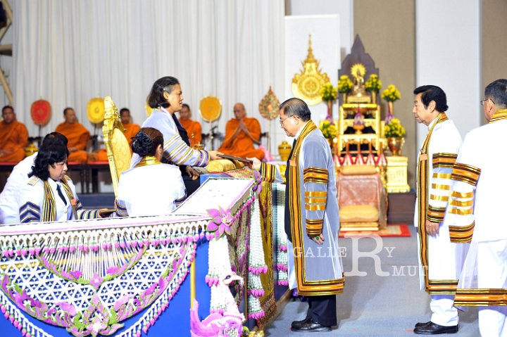 2013-11-05-Princess-Sirindhorn--009.jpg