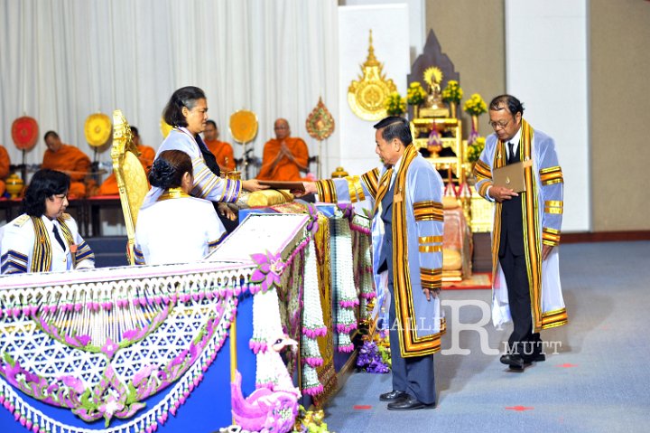 2013-11-05-Princess-Sirindhorn--019.jpg