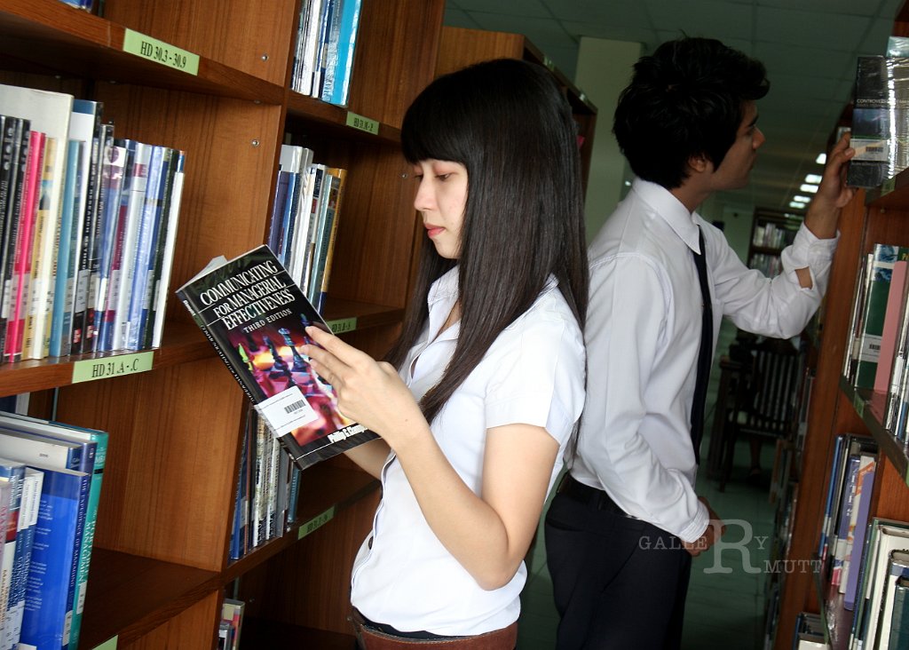 Presenter_05.JPG - Presenter RMUTT ปี 2551(Library)