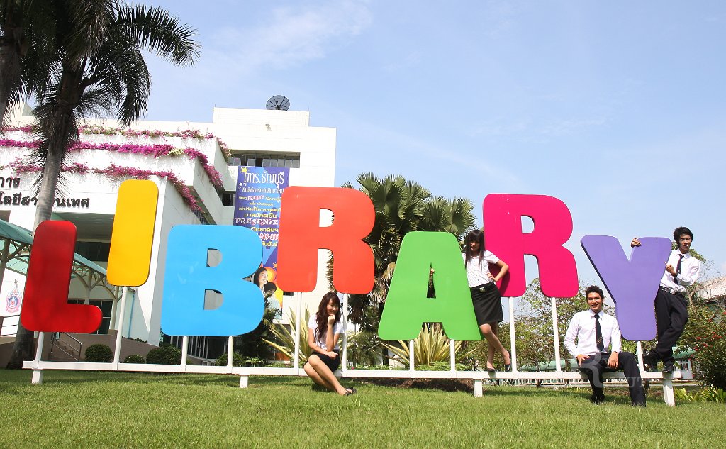 Presenter_21.JPG - Presenter RMUTT ปี 2551(Library)