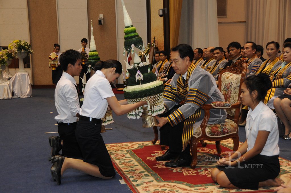 DSC_1852.JPG - พิธีไหว้ครู ประจำปีการศึกษา 2555