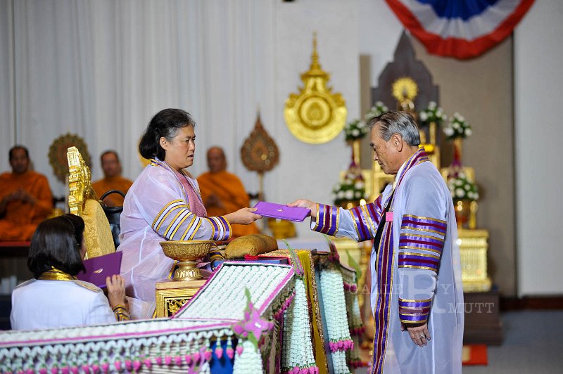 INT_8533.jpg - พระบรมฉายาลักษณ์ พิธีพระราชทานปริญญาบัตร ครั้งที่ 26