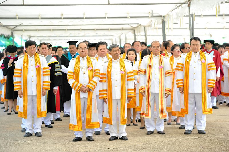 INT_8643.jpg - พิธีพระราชทานปริญญาบัตร ครั้งที่ 26