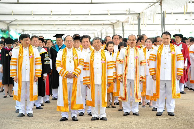 INT_8645.jpg - พิธีพระราชทานปริญญาบัตร ครั้งที่ 26
