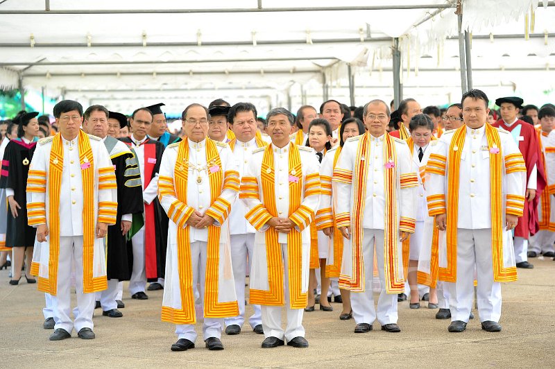 INT_8647.jpg - พิธีพระราชทานปริญญาบัตร ครั้งที่ 26