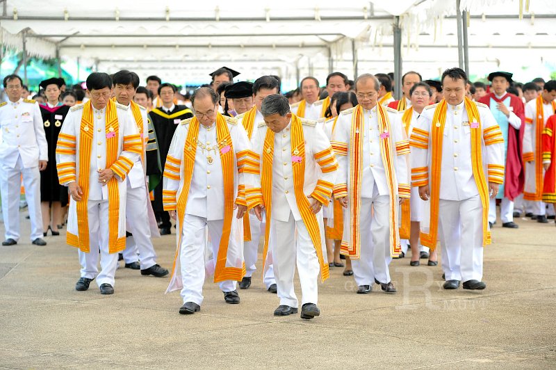 INT_8652.jpg - พิธีพระราชทานปริญญาบัตร ครั้งที่ 26