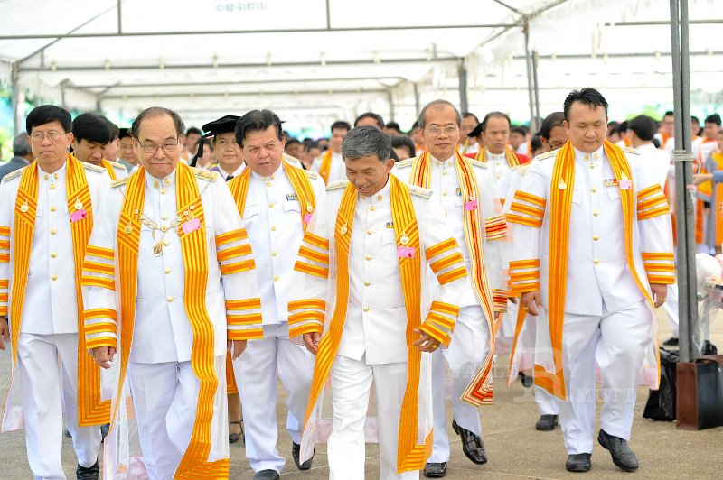 INT_8660.jpg - พิธีพระราชทานปริญญาบัตร ครั้งที่ 26